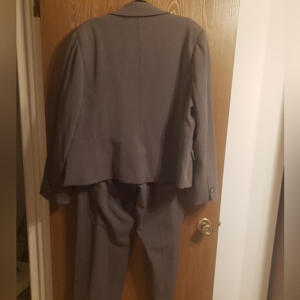 2pc Gray Pants Suit - Picture 3 of 5